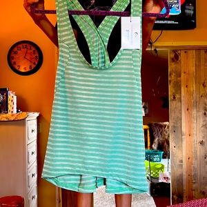 Zyia Nimbus split back tank size L green